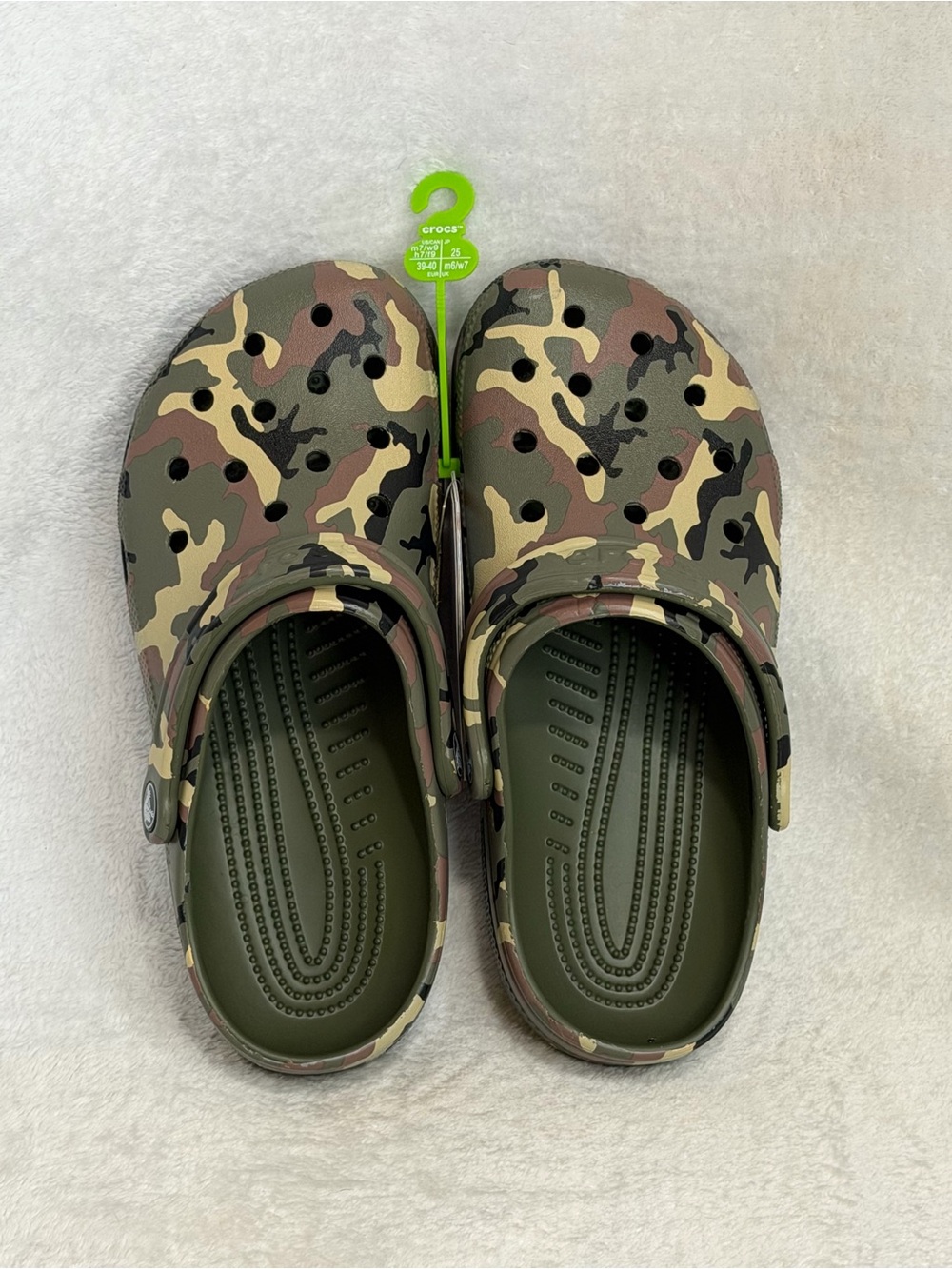New - Camo Crocs 9W / 7M / 7Y